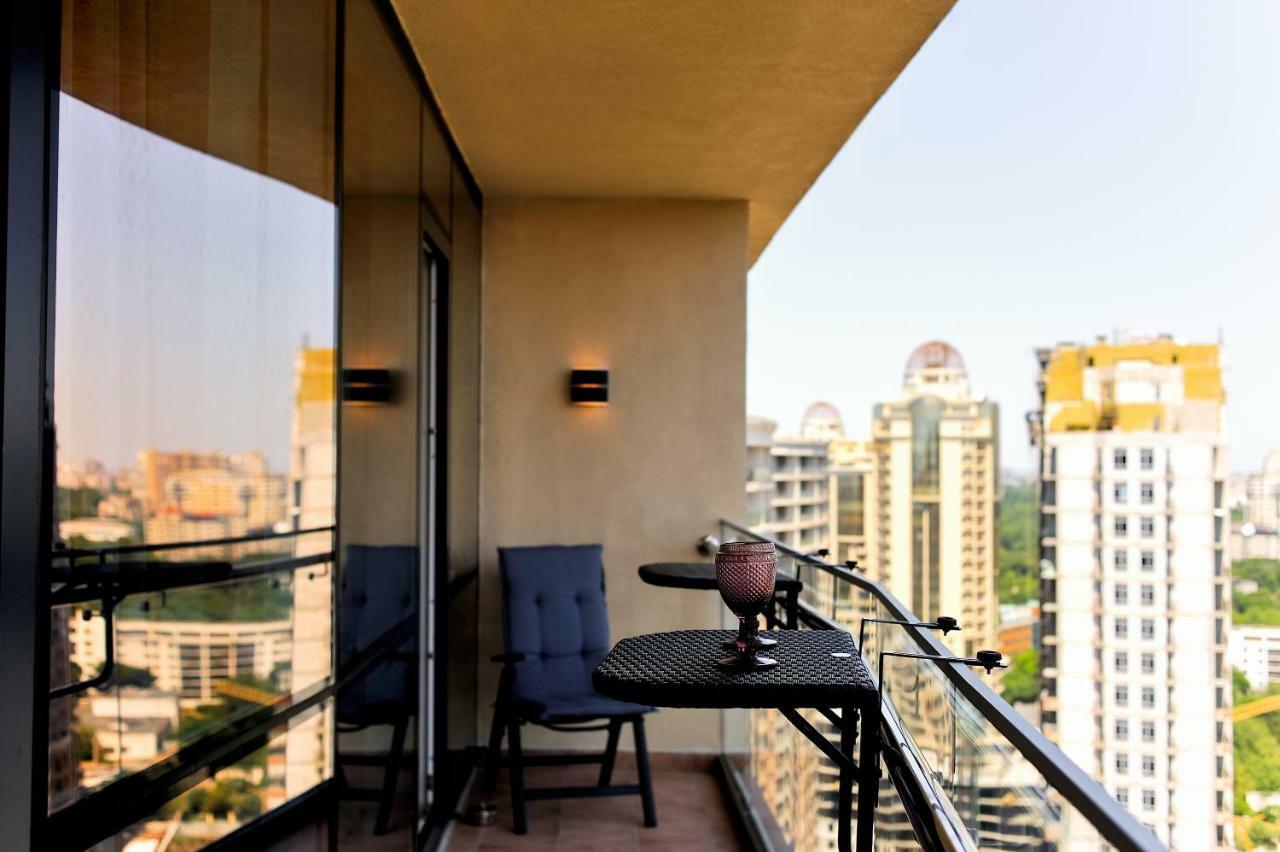 Arcadia Vip Apartments Sea View! Odessa Buitenkant foto